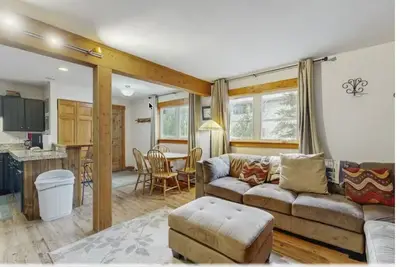 Image de Mountain-View Retreat w/ Wood Fireplace — Minutes to Town