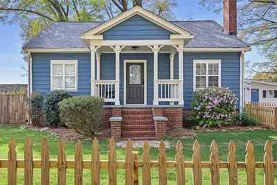 Image de Walk to Marietta Square|Renovated 3br|Fenced Yard