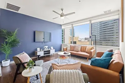 Image de 2br/2ba Retreat • Free Parking & Views
