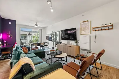 Image de 2br Modern Stay • Walk to Aa Center• Free Parking