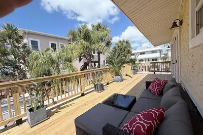 Image de `Palms` Gulf-View Historic Beachside Cottage 2/1