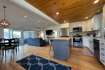 Image de Coastal Cottage Near Nubble Lighthouse, Beaches