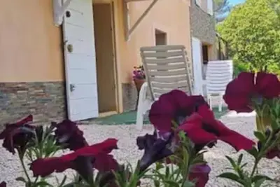 Image de La Provence de Pagnol\nBas de maison indépendant / confortable/\nPiscine / espaces