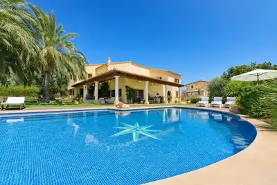 Image de Villa Nobleza, private oasis with pool and gym just steps from downtown!