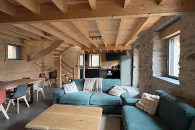 Image de Chalet –Grange rénovée avec terrasse panoramique 8 personnes /10min Station Ski