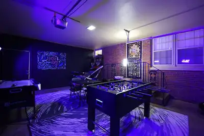 Image de 3-bedroom house with game room near Graceland and the Airport!