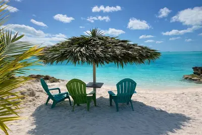 Blue Pearl Beach House, Private Beachfront, Kayaks & Panoramic Ocean Views