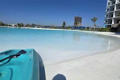 Image de Apartment with balcony overlooking the lagoon.