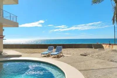 Image de Comfortable apartment, right on the seafront