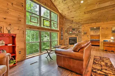 Image de Private Butler cabin on 19 acres w/Hot tub near Mohican Park and Snowtrails