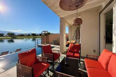 Image de Lakeside Golden Dunes - 4 Private Bedrooms! Spool! Bbq!