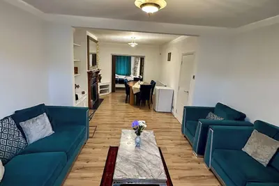 Image de Bright Richmond Family Home • Garden & Parking