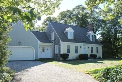 Image de New for 2026 Minutes to Beaches, Brewster Favorites & Dog Friendly!