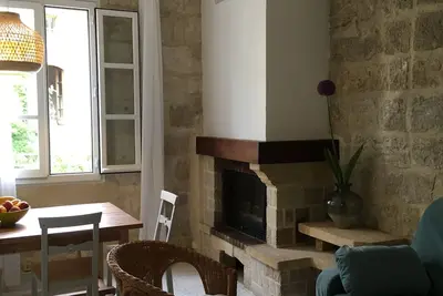 Image de Maison de charme en pierres avec garage\n- Cœur historiqueUzès