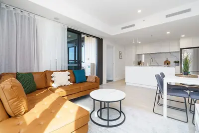 Image de New To Vrbo: Modern City Apt with Pool, Gym and Lake Access