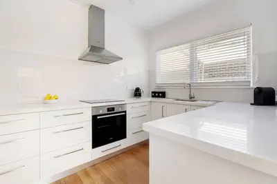 Image de Private Beach Box access included with your stay at newly renovated Ocean Gem.