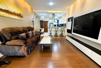 Image de Condo spacieux d'une chambre avec grand balcon à Baan Suan Lalana