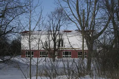 Image de Acreage east of Calgary close to De Havilland Field