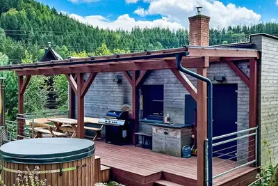 Image de Maison de vacances privée avec Wifi, bain à remous, Tv, terrasse, animaux admis, vue panoramique
