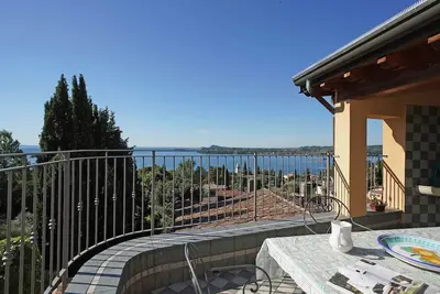 Image de Lake view terrace in the center 017074-Cni-00120