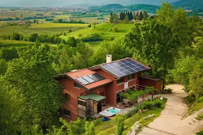 Image de Maison de vacances privée avec climatisation, bain à remous, Wifi, Tv, terrasse, vue panoramique