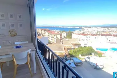 Image de Bel appart rénové avec piscine, terrasse et parking à 450m de la plage - 3 couchages