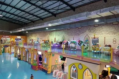 Image de T2 Love Room avec Jacuzzi & Hammam privé – Patio cosy – À 10 min de l’aéroport