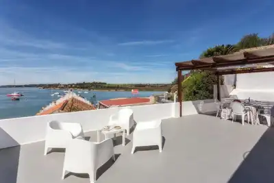 Image de Traditional house by Alvor Estuary with terrace and open views. Ideal for up to 4 guests, within walking distance of the beach and village centre.