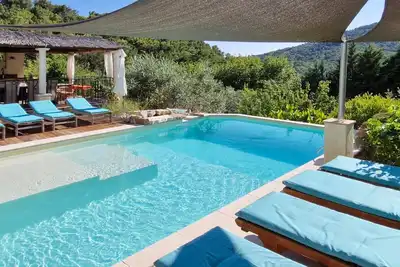 Image de Maison de vacances « La Croix-bastide » avec terrasse privée, Wi-Fi et climatisation
