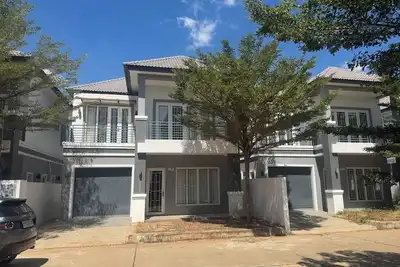 Modern 3br Villa with Balcony in Quiet Area