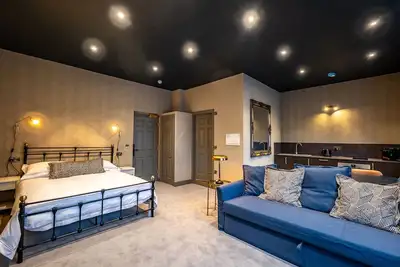 Image de Studio-Sdb privée avec baignoire et douche-Famille-Vue ville