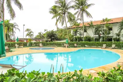 Image de Apto em condomínio pé na areia Praia das Toninhas