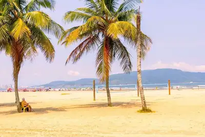 Image de Confortável Apartamento com Wi-Fi, pé na areia