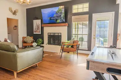 Image de Spacious Texas Pool Home, Centrally Located