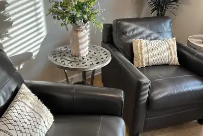 Image de Clean, safe family-friendly home near Benedictine College.