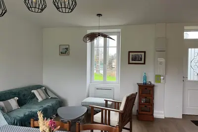 Image de Maison familiale entièrement rénovée à 700 m de la plage!