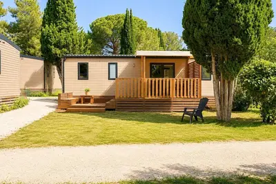 Image de Mobil-home « 6 Personnes » avec piscine partagée, Wi-Fi et climatisation