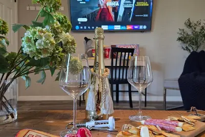 Image de Stylish, Cozy, and Clean 2 Bedroom