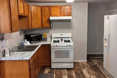 Image de 3-bedroom house ~ Pro Cleaned - Work & Family Friendly