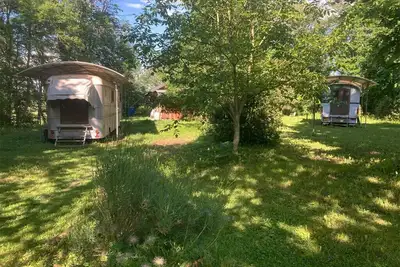 Image de Authentique roulotte foraine, à proximité du Parc naturel du Morvan
