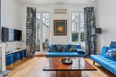 Image de Gaston de St-Paul - Alma Marceau 2ch by B'Your Home