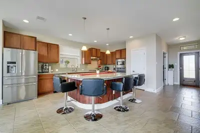 Image de Modern 3br Retreat | Near Tesla + WiFi | Sleeps 8