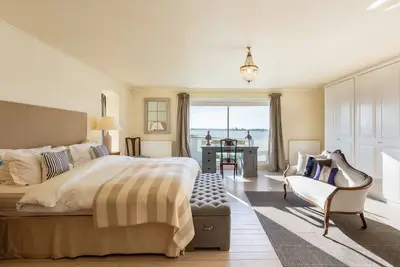 Image de Snow Goose - Cinq Chambres Villa, Couchages 9