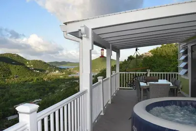 Image de Lime Time Cottage- 2-bedrooms with Ac, hot tub and view of beautiful Coral Bay