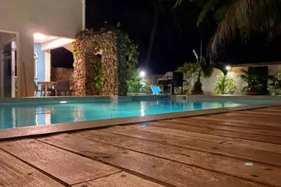 Moorea - Waterfall Pool Coconut 1