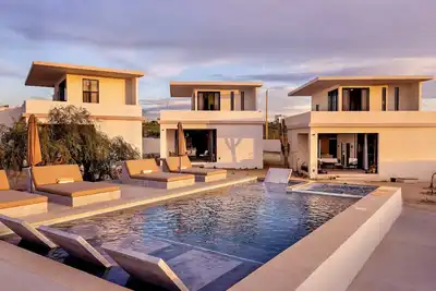 Image de Chic and modern villa with epic daybeds