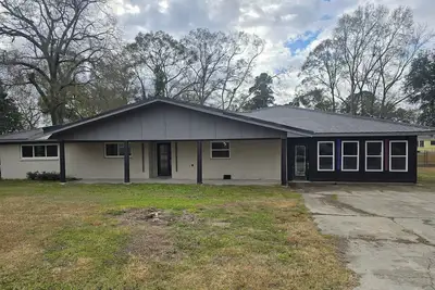 Image de Peaceful 3-bedroom house with Ac in charming Jennings