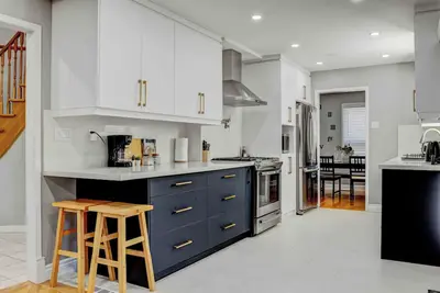 Image de Charming 5 Bdrm Oakville Getaway | Ev Charger