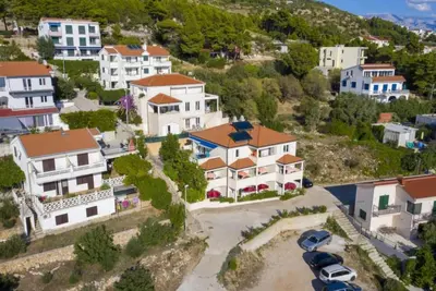 Image de Comfort One Bedroom Apartment with Sea View and Terrace