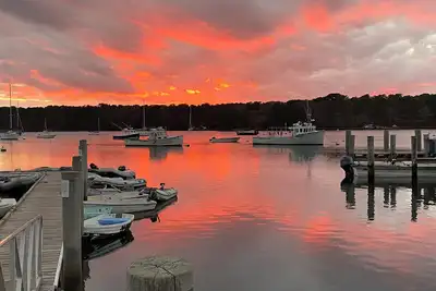 Image de 4-bedroom house with pool and walking distance to Tisbury and Lake Tashmoo.